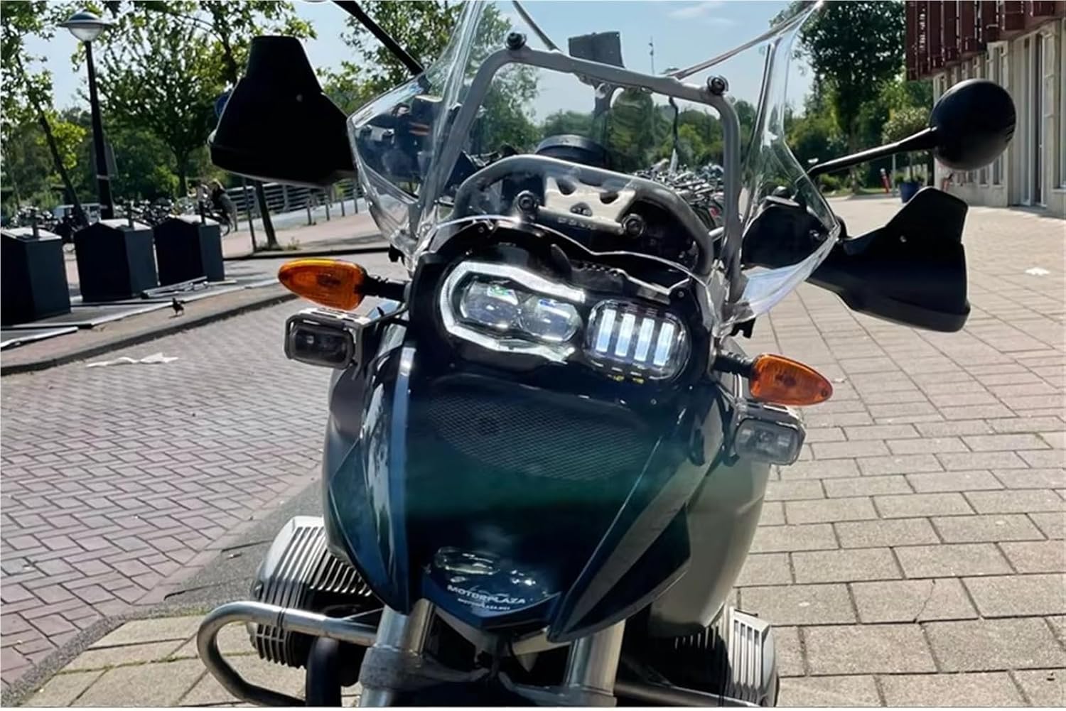 バイク ヘッドライト オートバイ用 LED フロントヘッドライト に適合